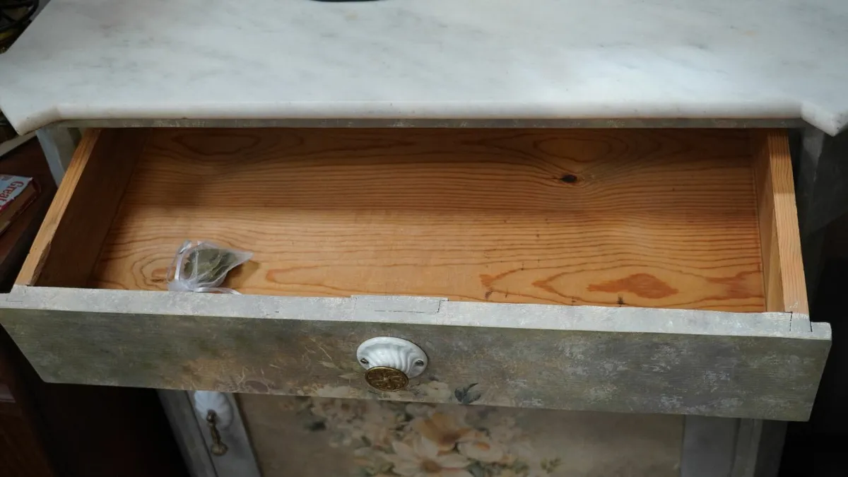 📌Spanish Painted Cabinet with Marble Top - Image 4