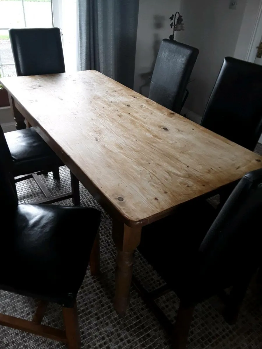 Pine table 6ft and 6 leather chairs - Image 1
