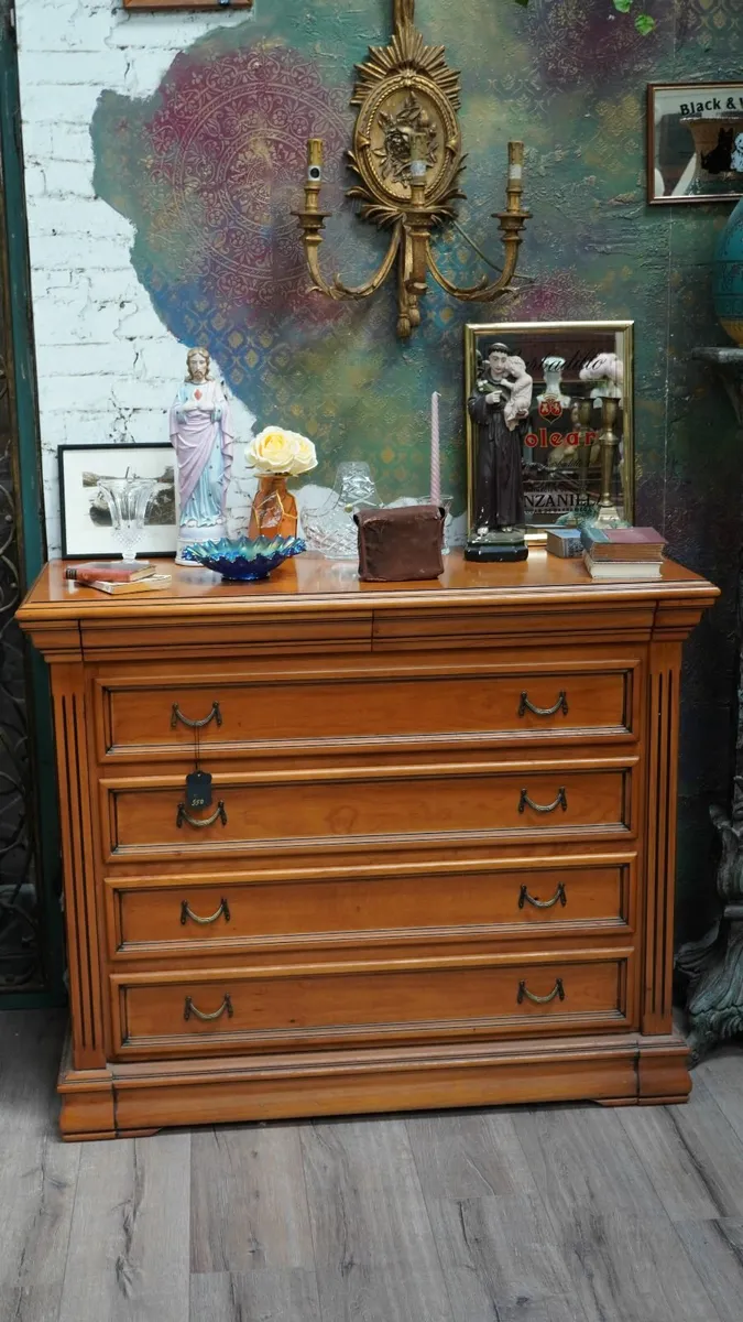 📌Solid Wood Italian Chest of Drawers - Image 2