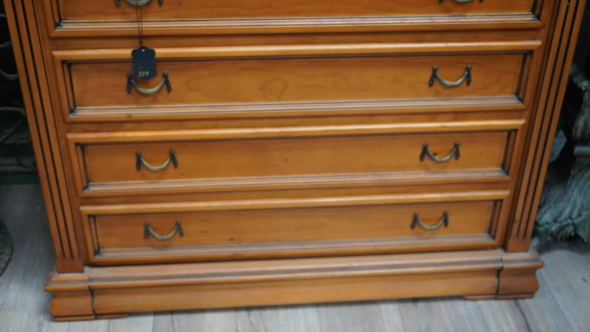 📌Solid Wood Italian Chest of Drawers - Image 3