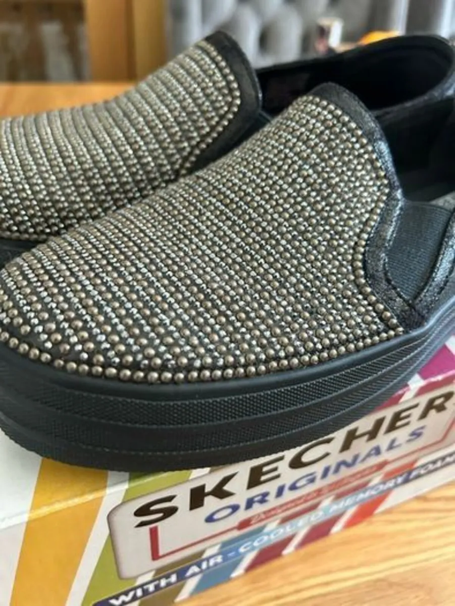 Sketchers womens memory foam shoes 40 eu 7UK New - Image 2