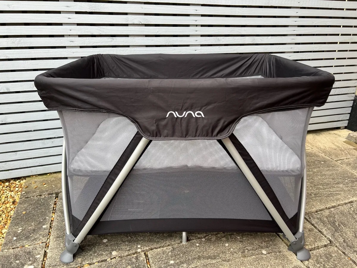Nuna Sena Travel Cot - Image 1