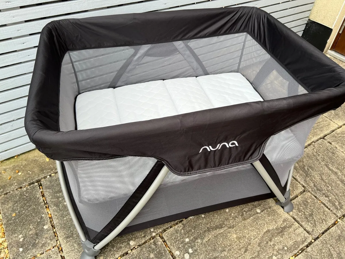 Nuna Sena Travel Cot - Image 4