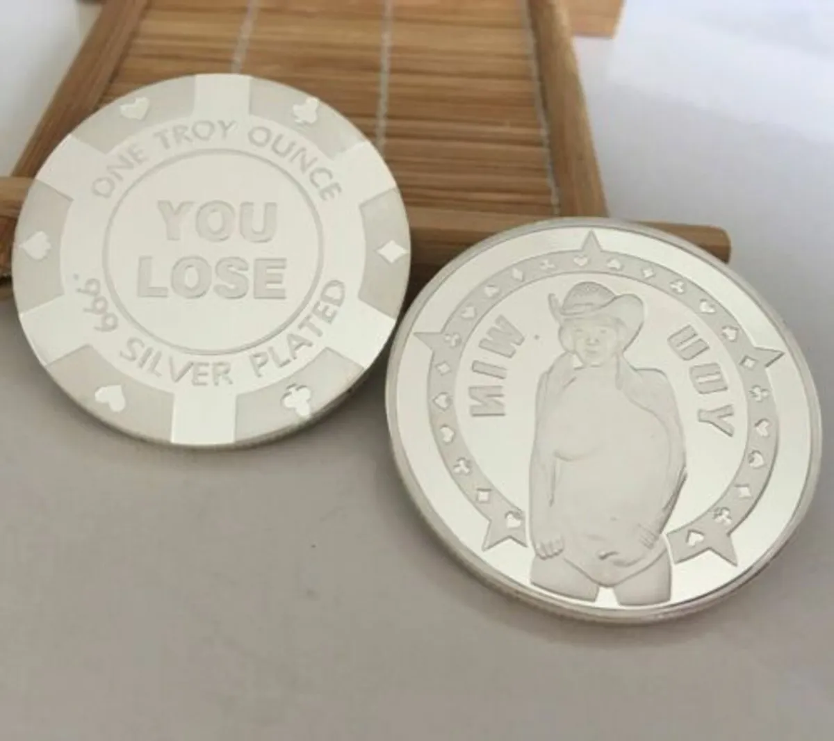 4x Sexy Collection Souvenir Coins  Brand New  Ship - Image 4