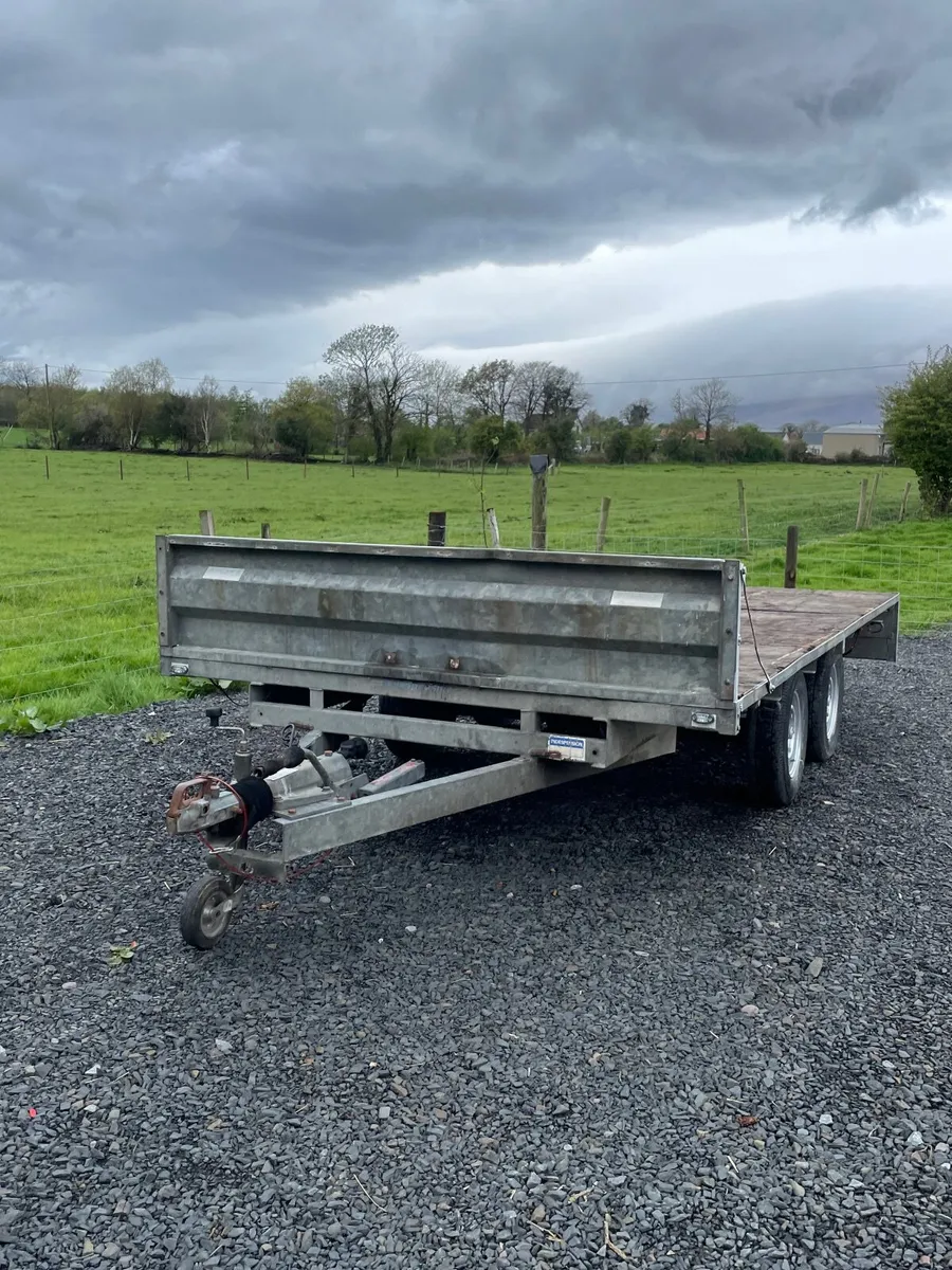 Trailer - Image 1
