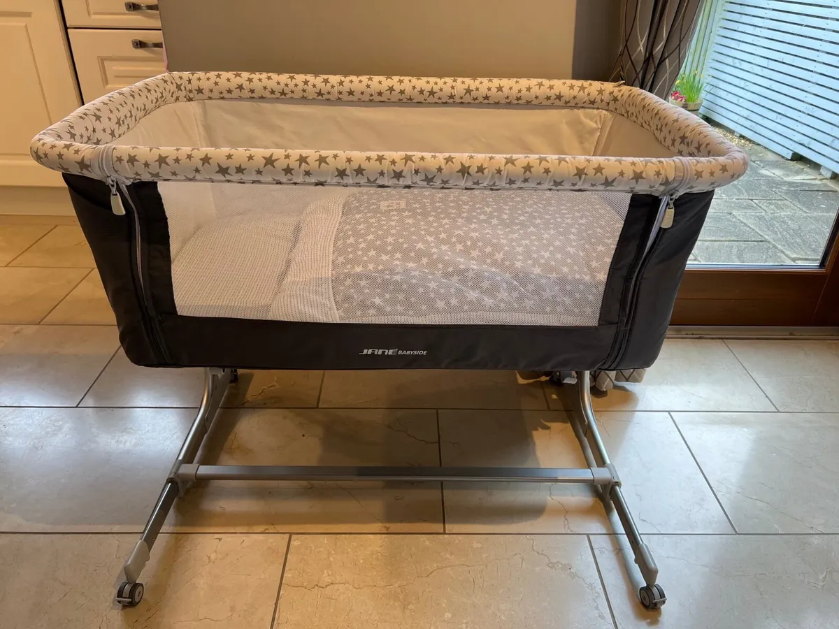 Jane Baby Side co-sleeping bedside cot - Image 1