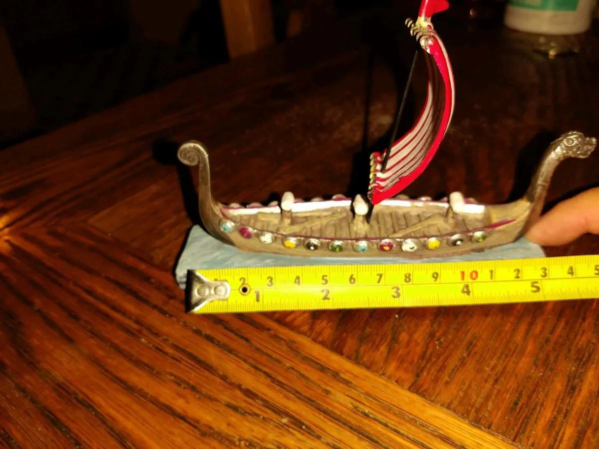 VIKING BOAT, Real Oak Hand Carved & Painted ! - Image 3