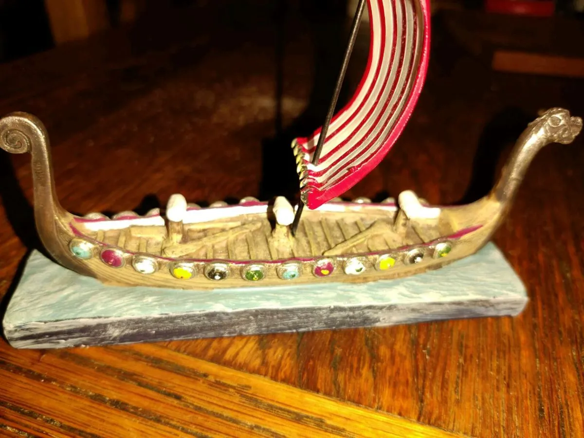 VIKING BOAT, Real Oak Hand Carved & Painted ! - Image 1