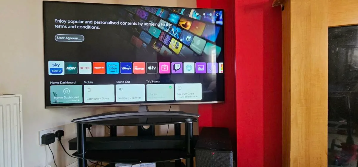 Television with sound bar