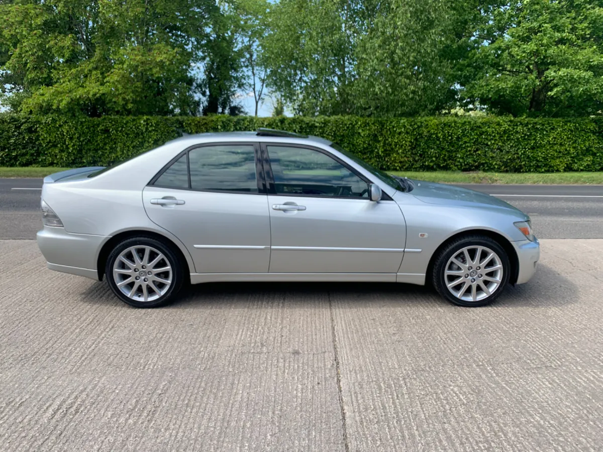 2005 LEXUS IS200 SE | BLACK LTH | SUNROOF - Image 2