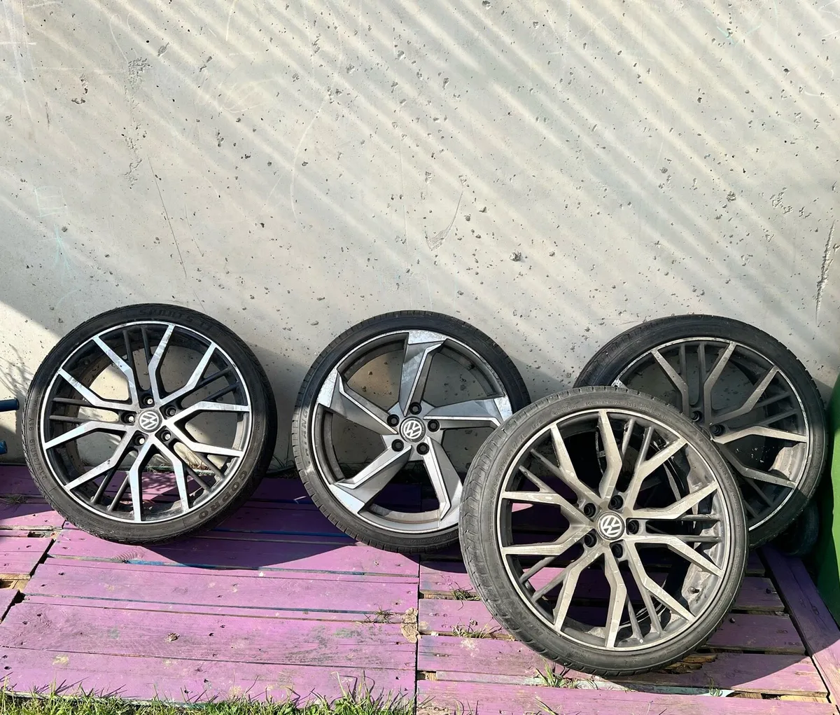 19 inch VW alloys/Tyres - Image 1