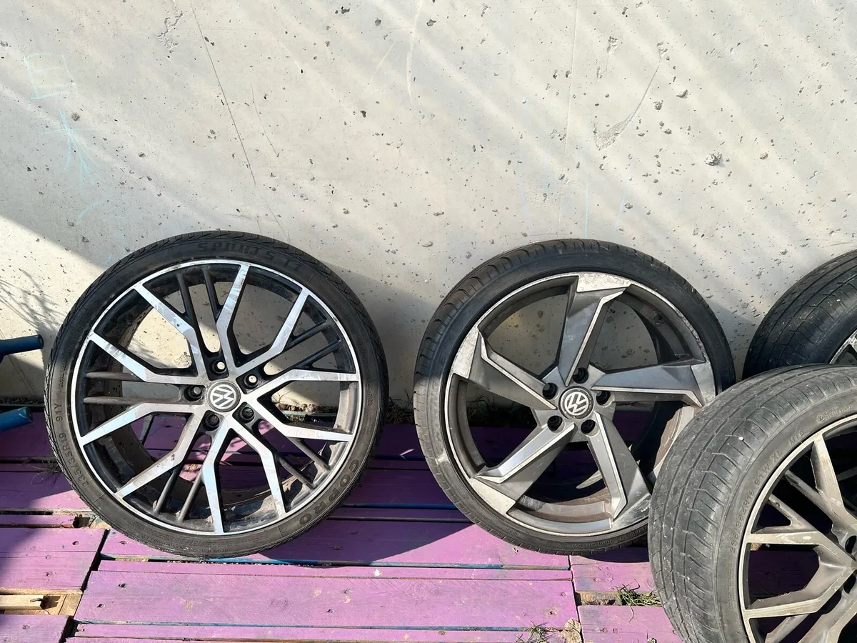 19 inch VW alloys/Tyres - Image 3