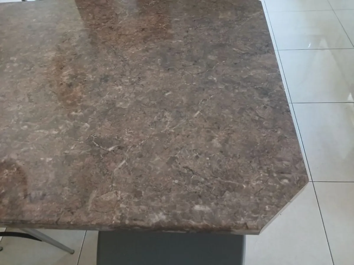 Breakfast counter and 4 high back chairs - Image 2