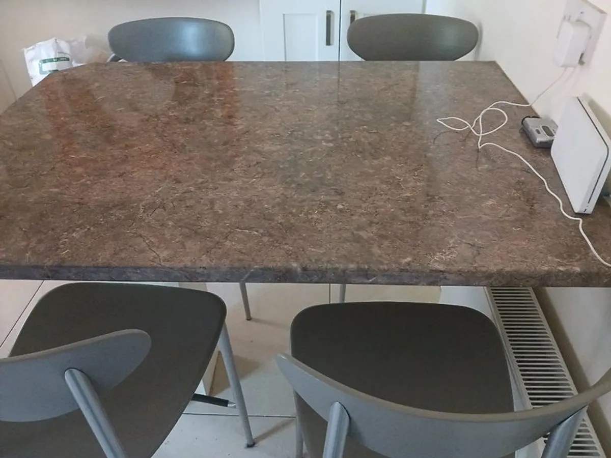 Breakfast counter and 4 high back chairs - Image 4