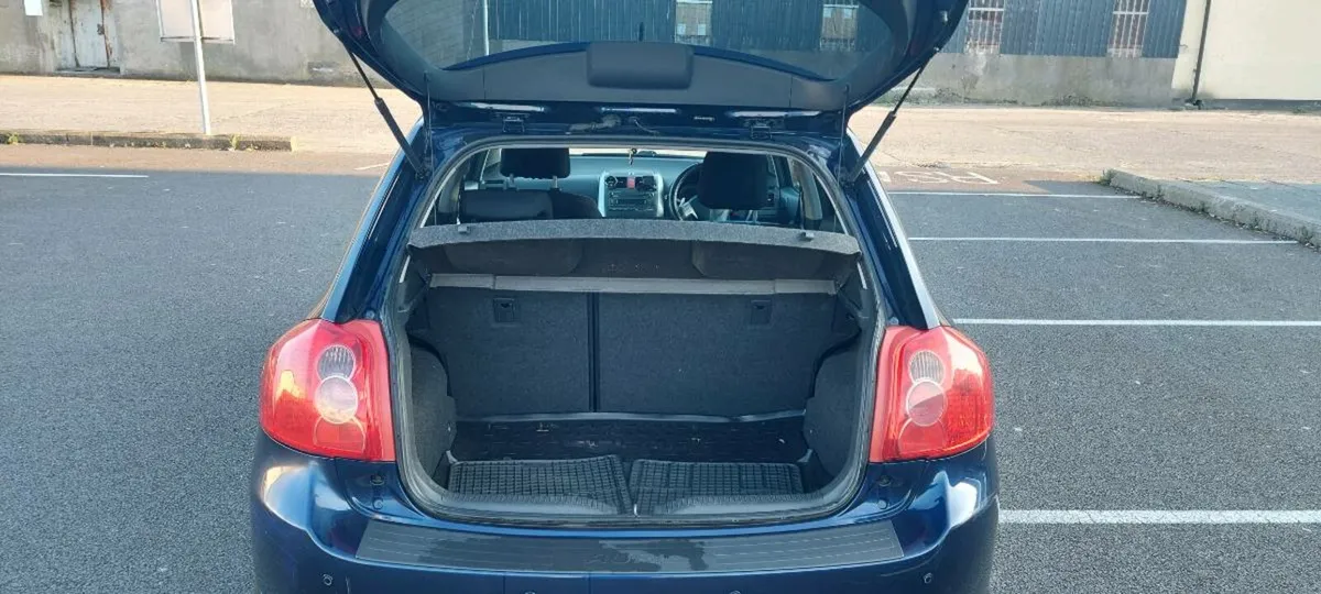 Toyota auris - Image 4