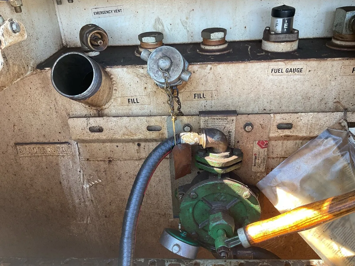Western Fuel bowser 2000 Litre - Image 3