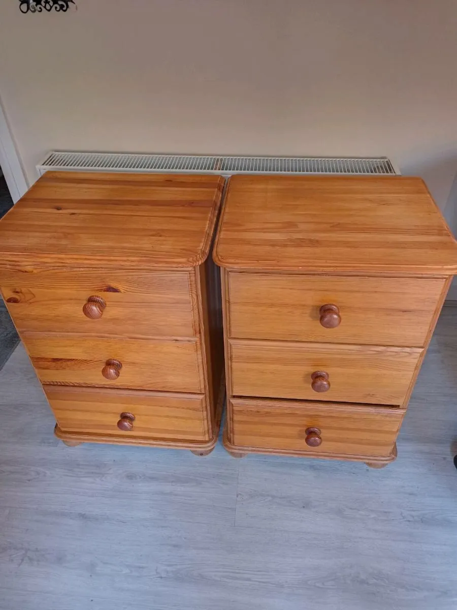 Two pine bedside lockers - Image 1
