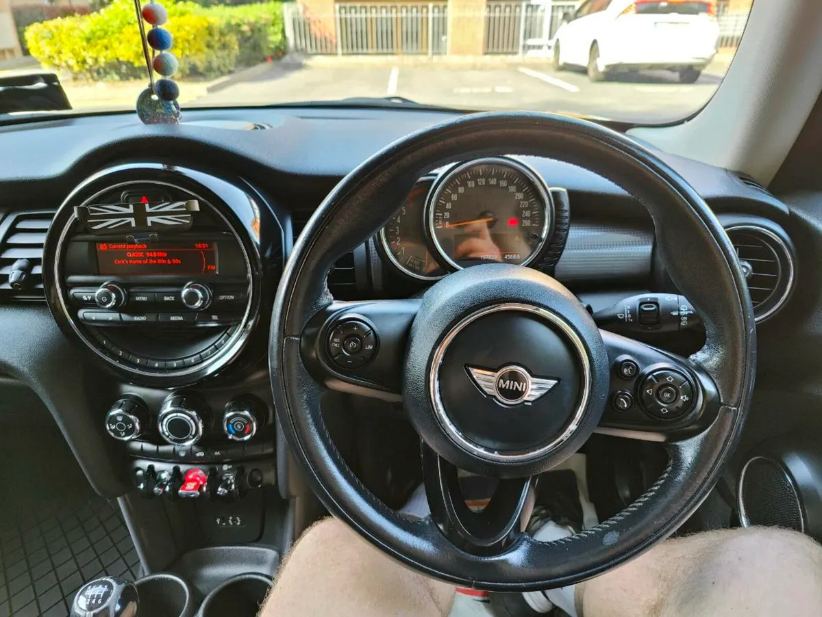 Mini Cooper - Image 2