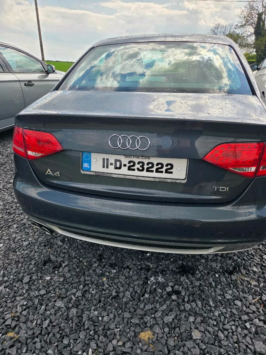 Audi A4 2014 2.0L Tdi 130 S line sport - Image 4