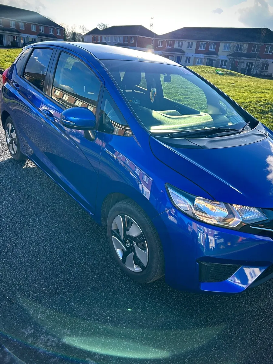 Honda FIT hybrid - Image 2
