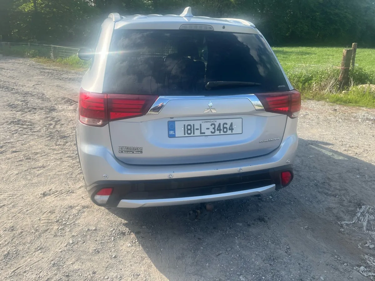 Mitsubishi Outlander 2.2 DI-D 4wd - Image 2