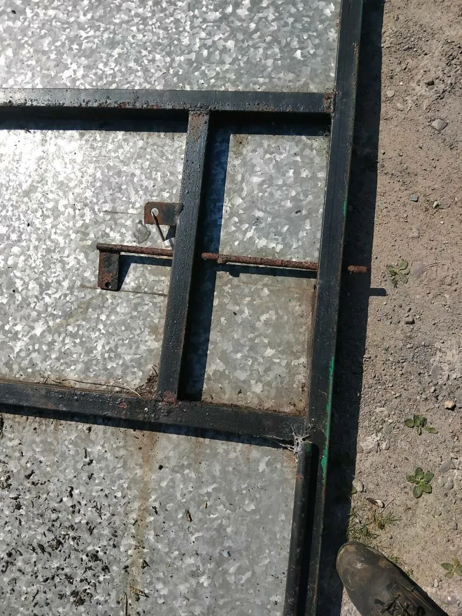 Entrance gate - Image 2