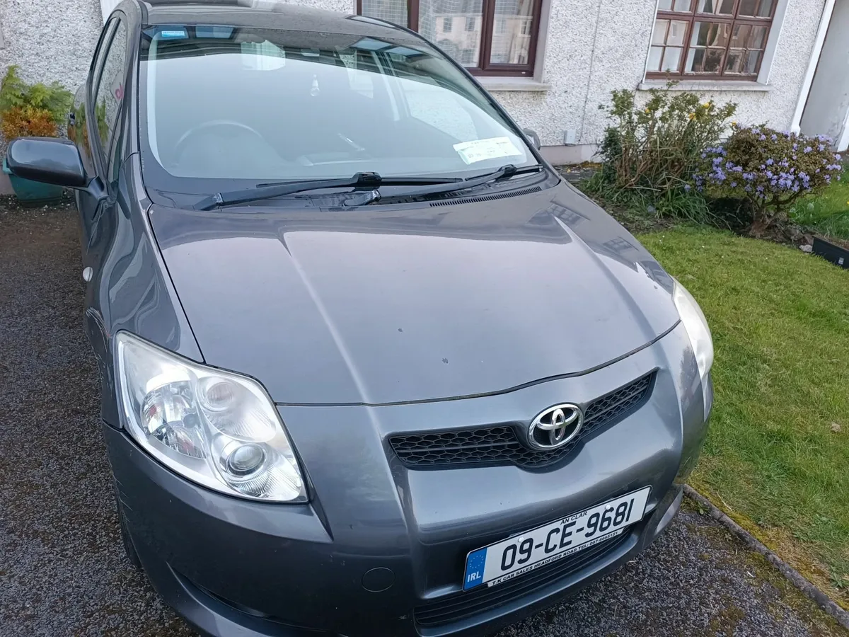 Toyota Auris 2009 - Image 1