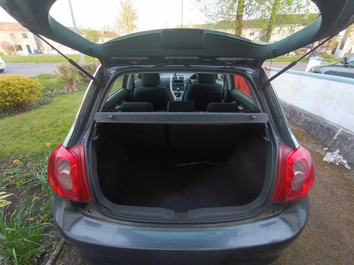 Toyota Auris 2009 - Image 4