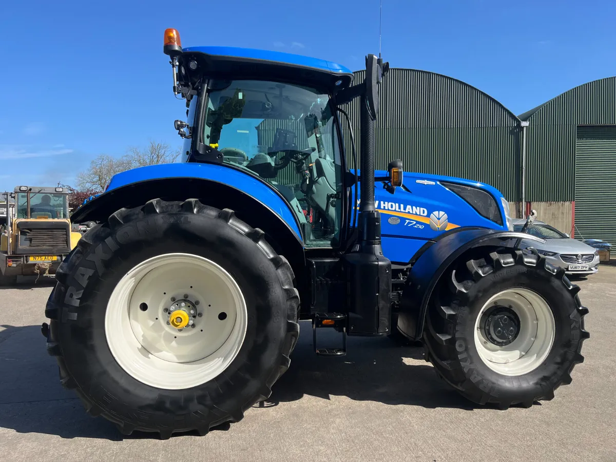 New Holland T7.210 - Image 3