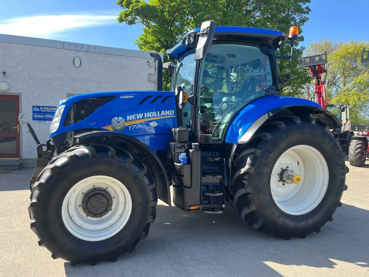 New Holland T7.210 - Image 1