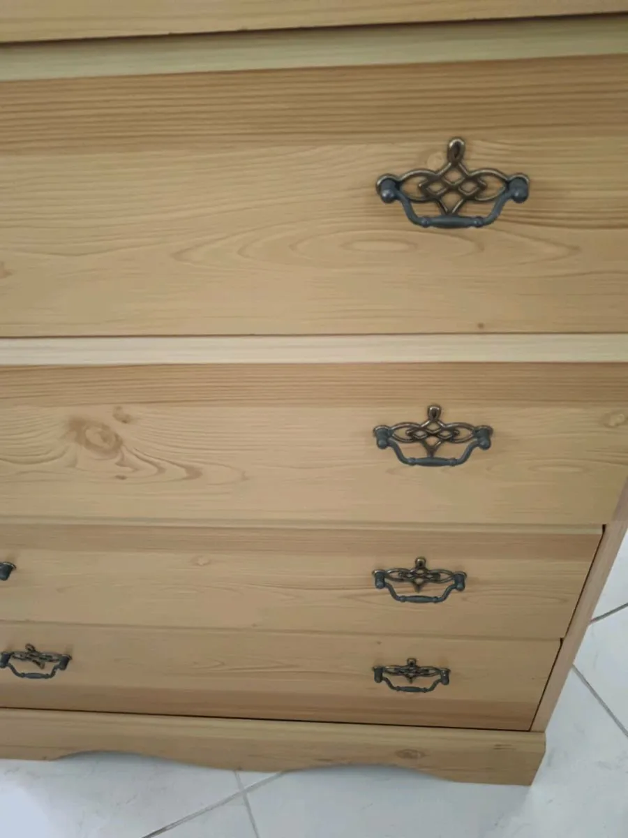 Chest of drawers - Image 2