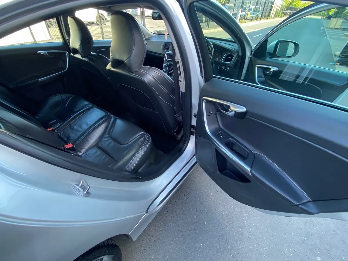 Volvo S60 2014 - Image 4