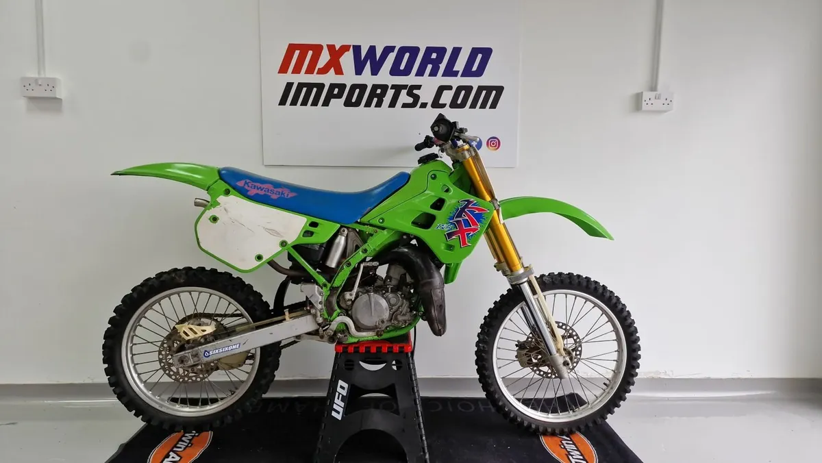 Kawasaki KX125 - 1992 Yamaha YZ125 – US  Imports - Image 3