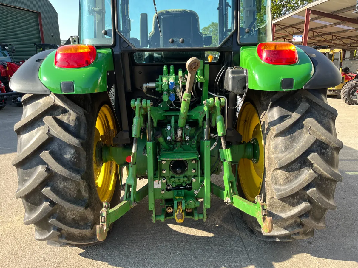 John Deere 5075M - Image 2