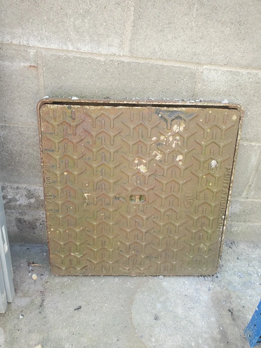 Manhole  cover