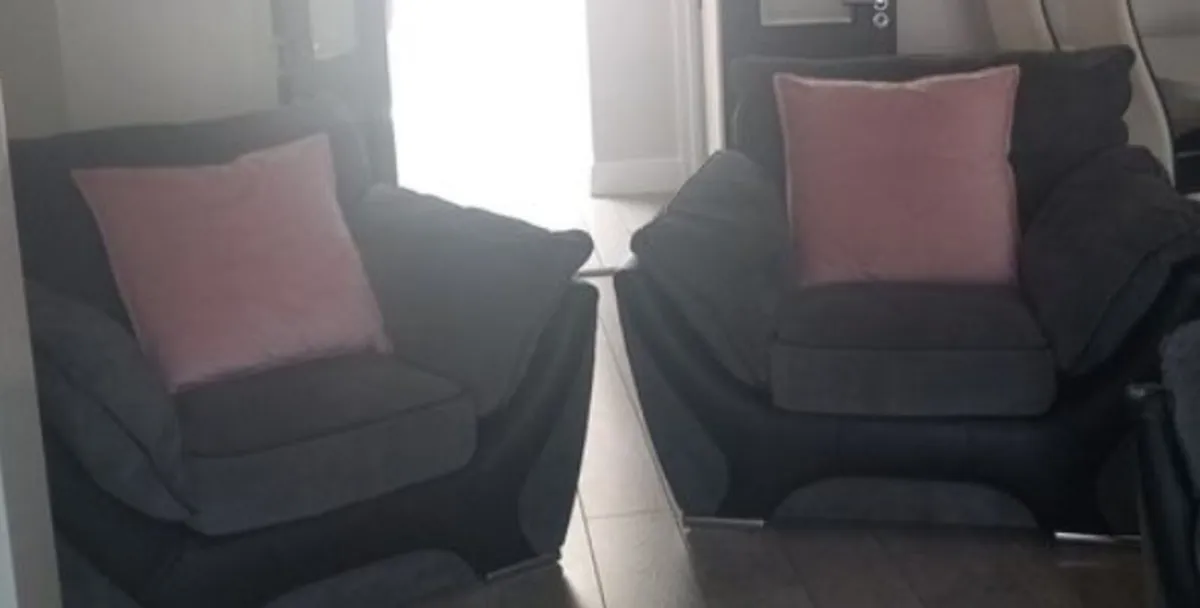 Arm chairs - Image 1