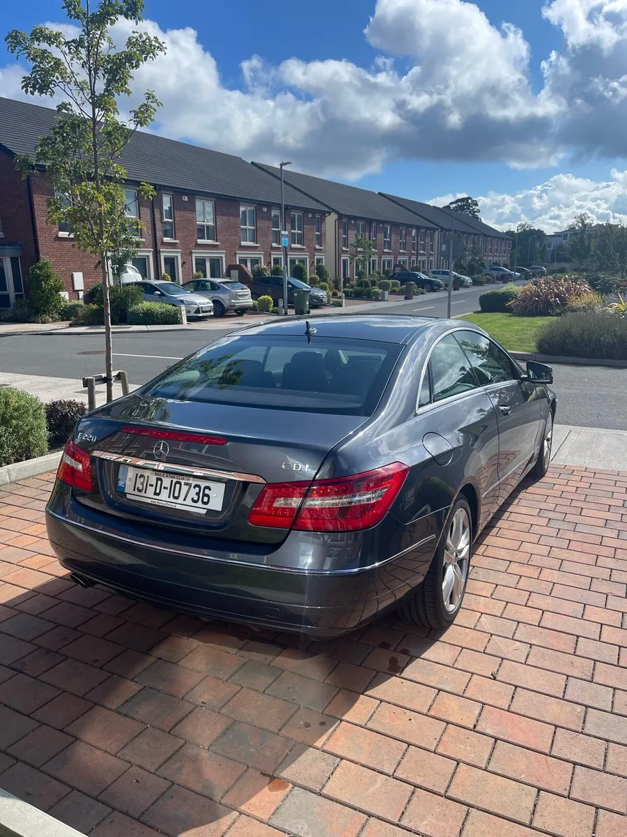 131 Mercedes E220 coupe - Image 4