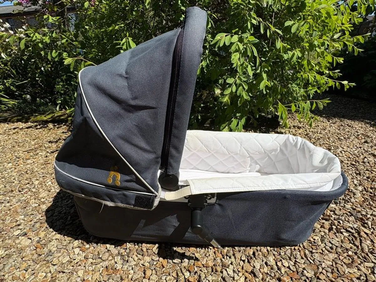 Carrycot Out & About - Image 1