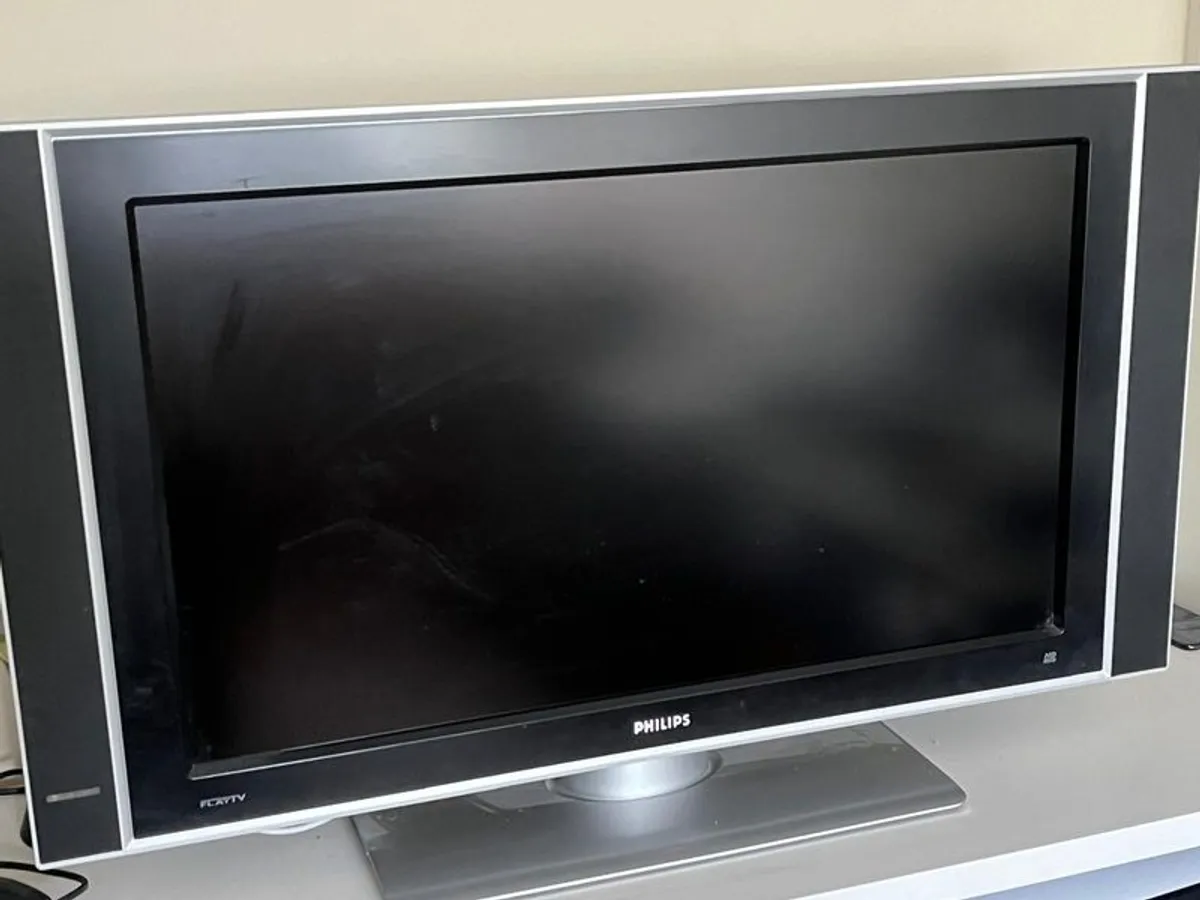 Lcd Tv 32" - Image 1