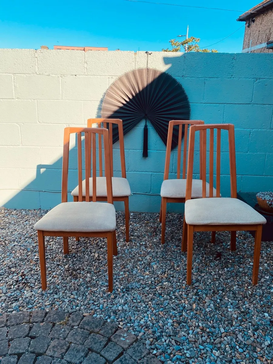 Mid Century Dining Chairs x 4 - Image 1