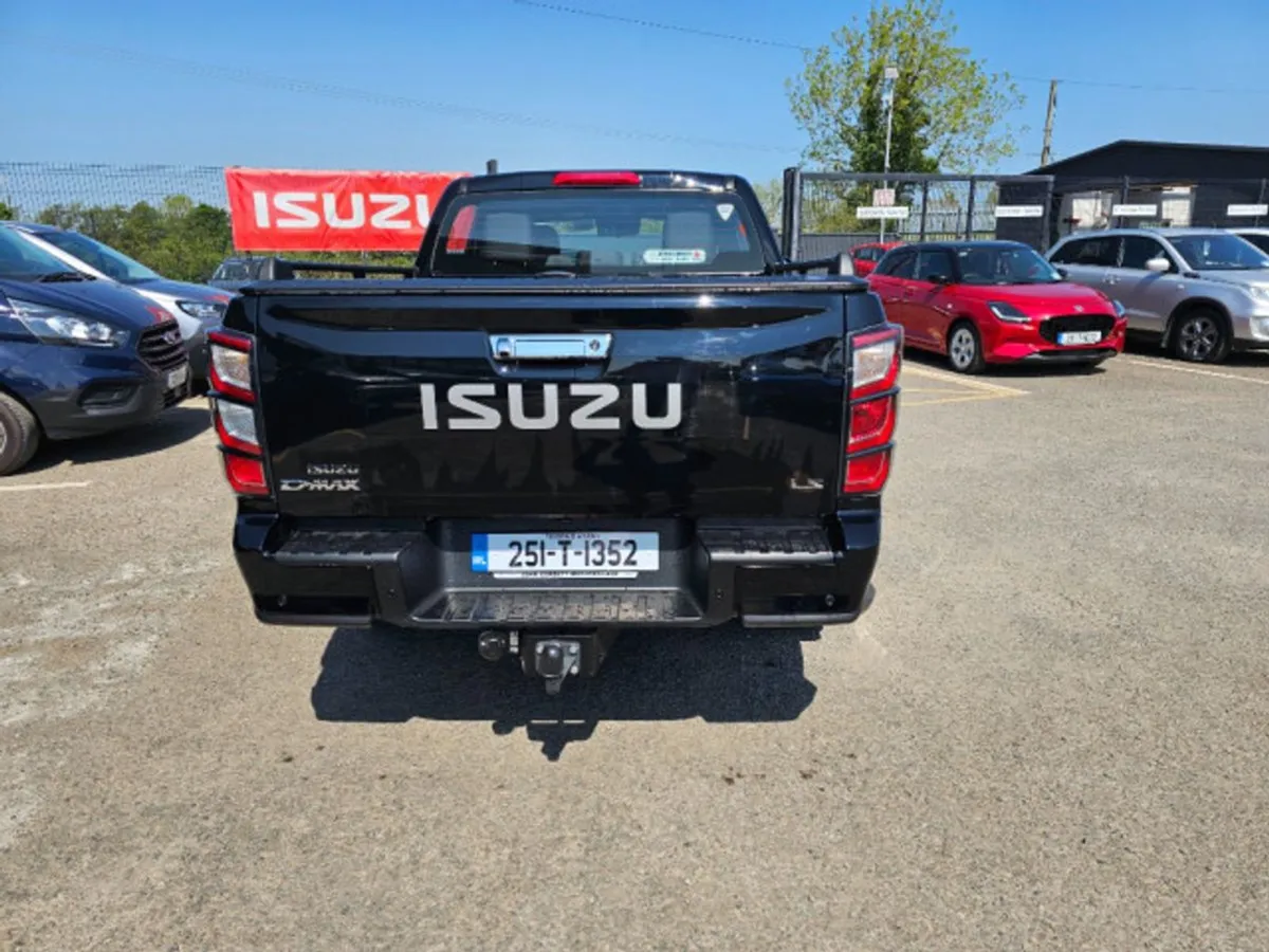 Isuzu D-Max Automatic - Image 3