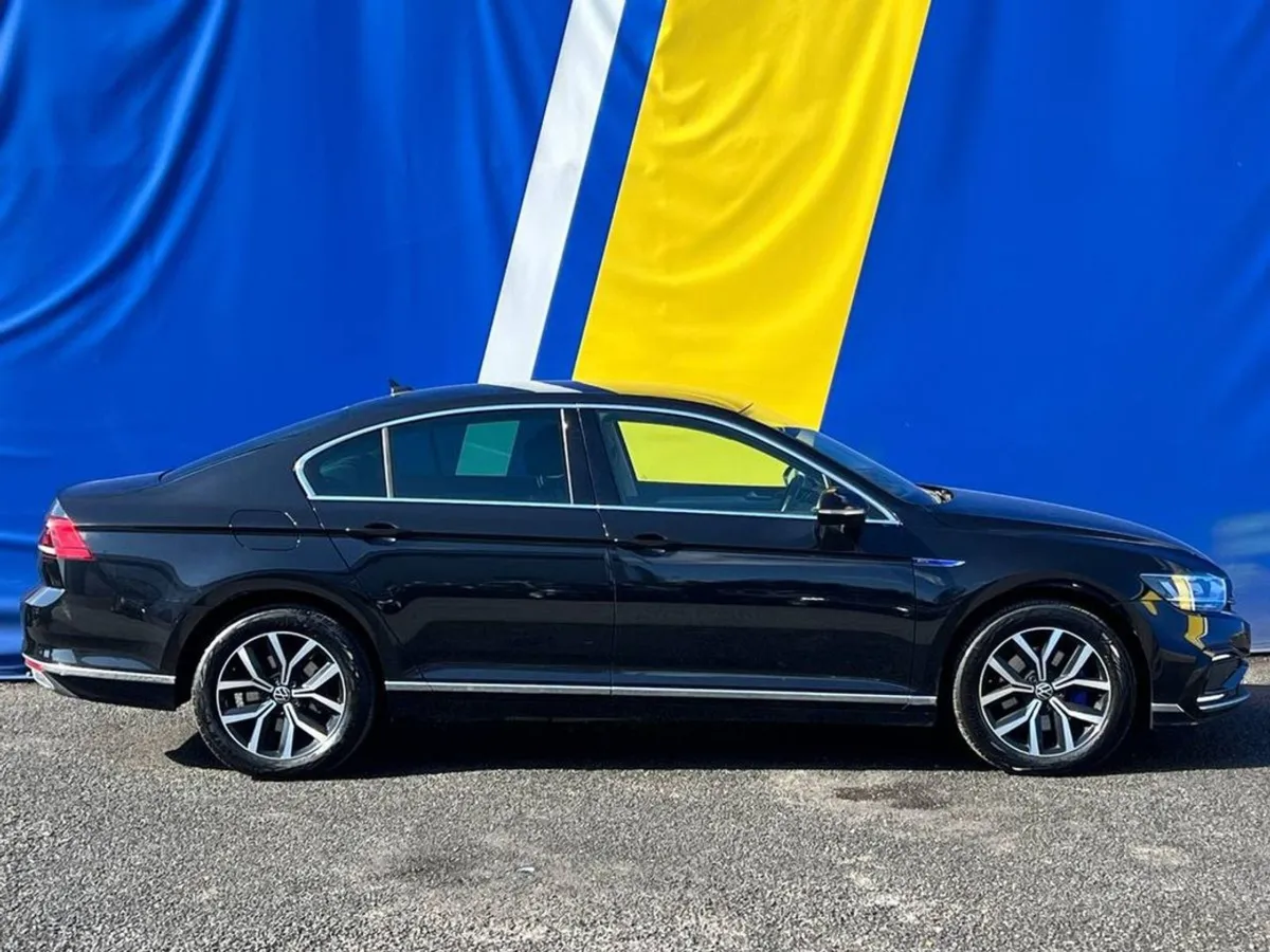 Volkswagen Passat GTE 1.4 Hybrid Auto // Leather - Image 2