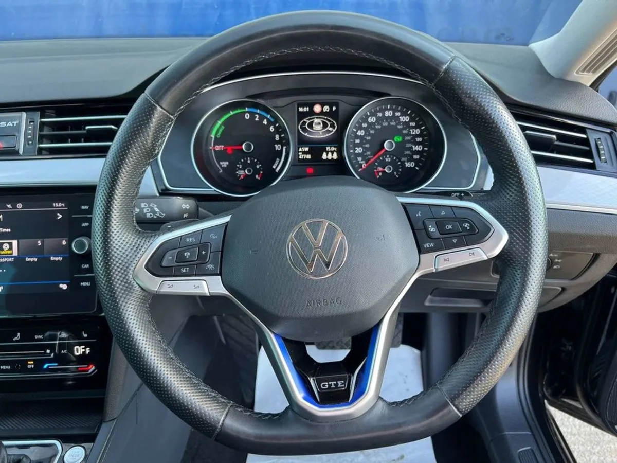 Volkswagen Passat GTE 1.4 Hybrid Auto // Leather - Image 4