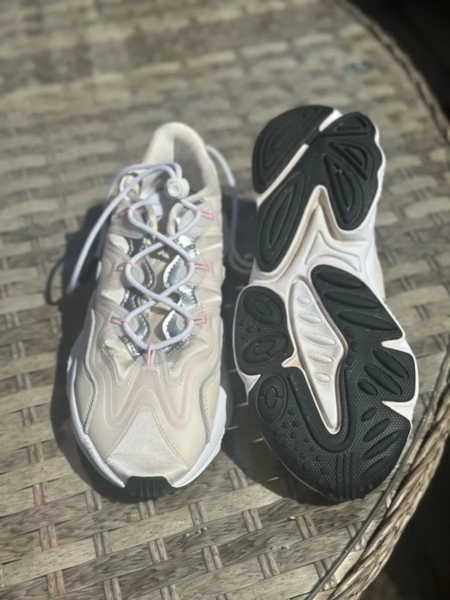Adidas Ozweego Cream and Silver - Image 3