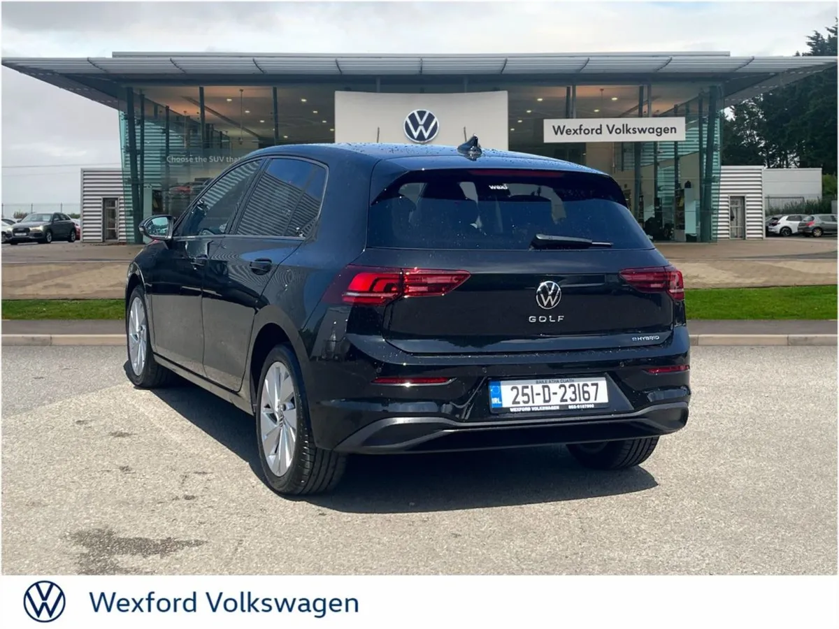 Volkswagen Golf Golf Edition 75 1.5tsi Phev 150HP - Image 4