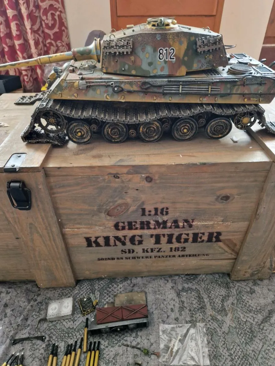 Corgi Forces of Valor German WW2 King Tiger 1.16 - Image 2