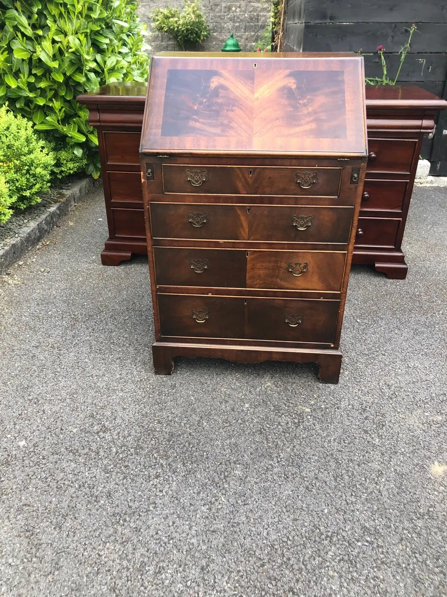 George III Mahogany Bureau. - Image 1