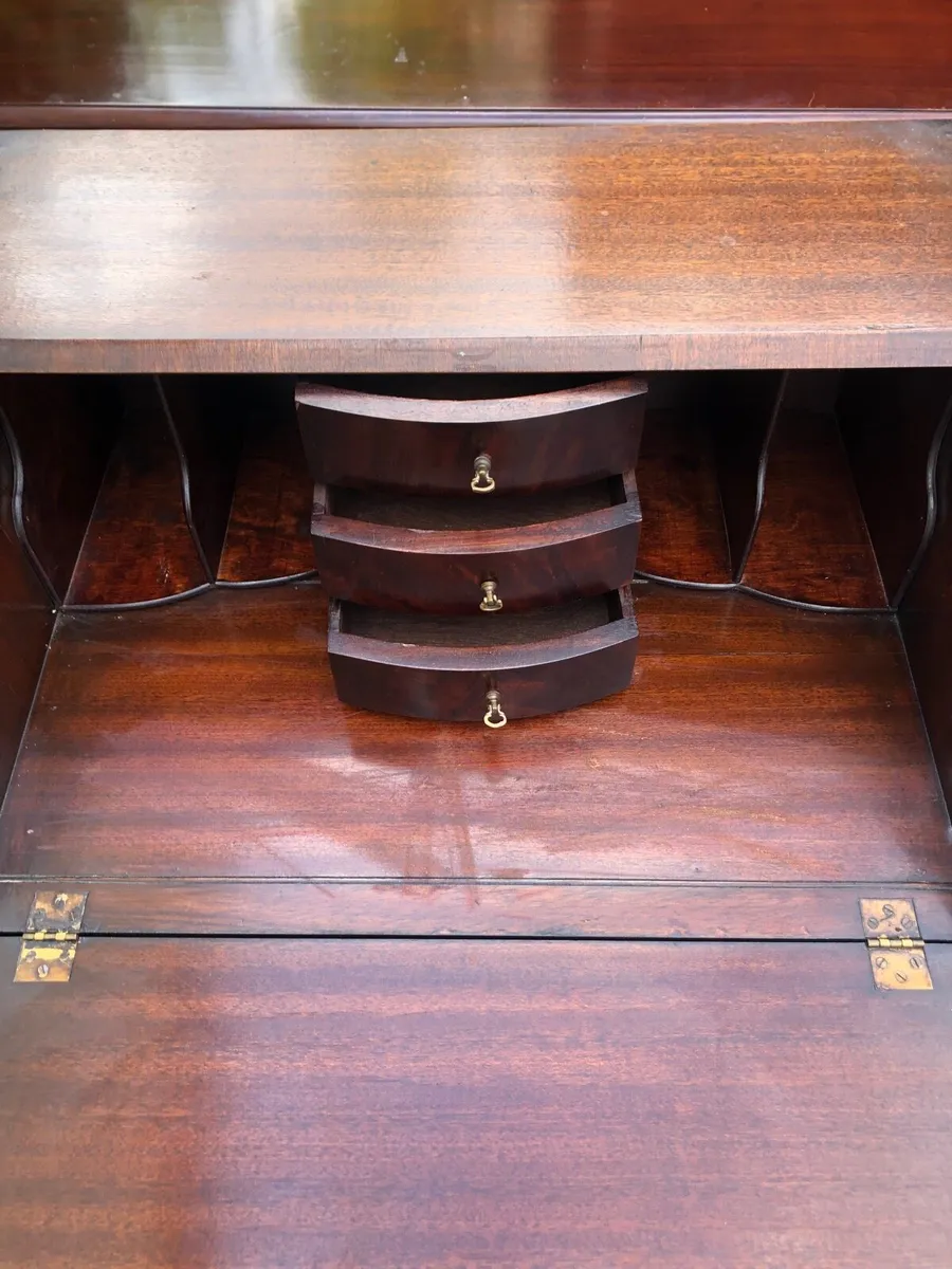 George III Mahogany Bureau. - Image 4