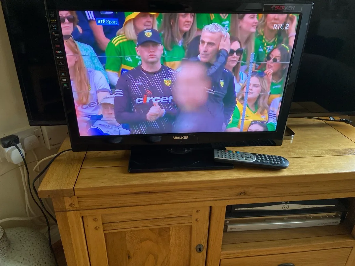 24. Inch.   Walker. TV - Image 1