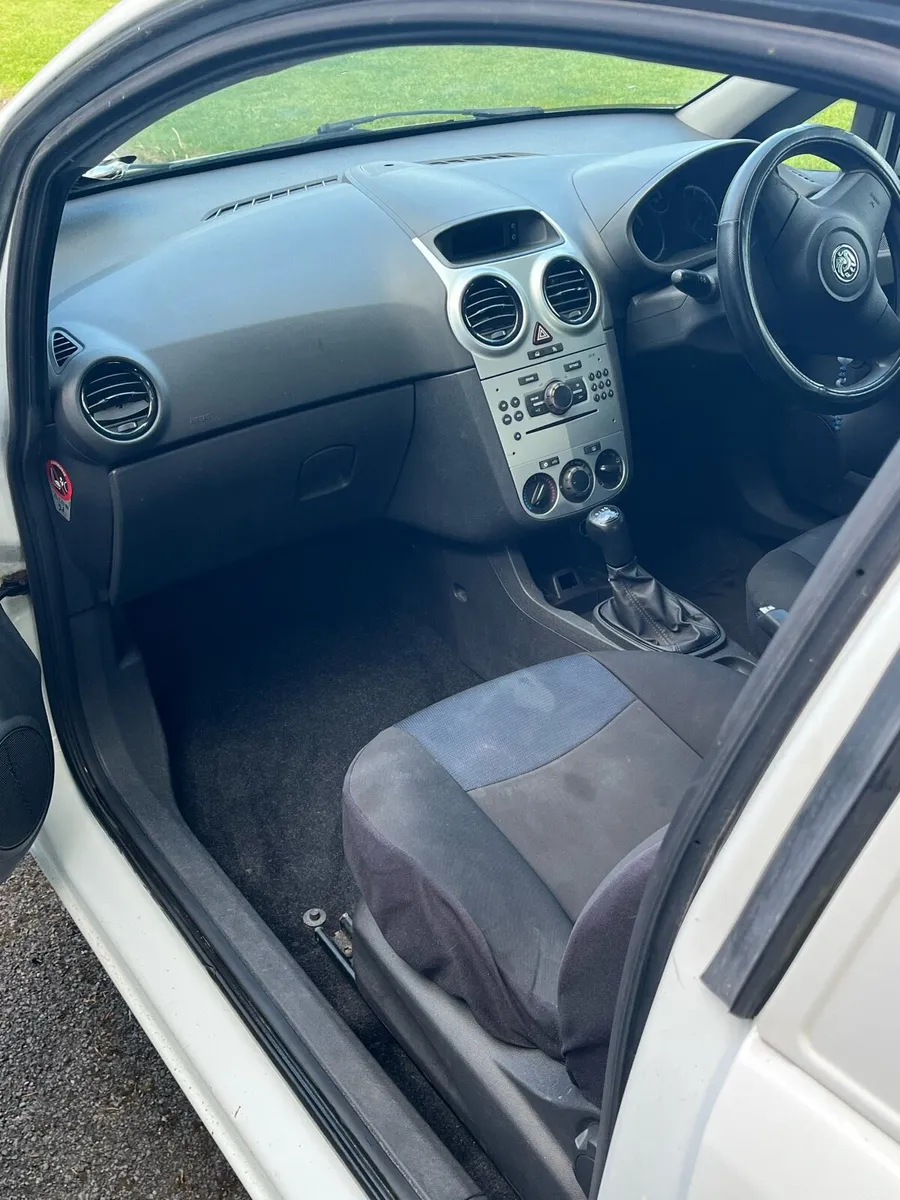 Vauxhall Corsa Dsl van - Image 2